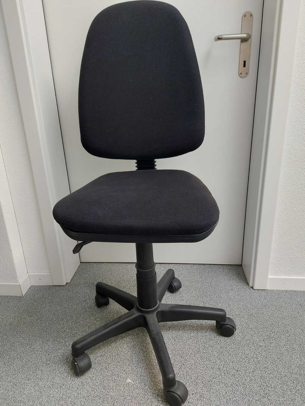 Sedie: Bürostuhl mit Hochlehne – Usato da Rain venduto da Europool