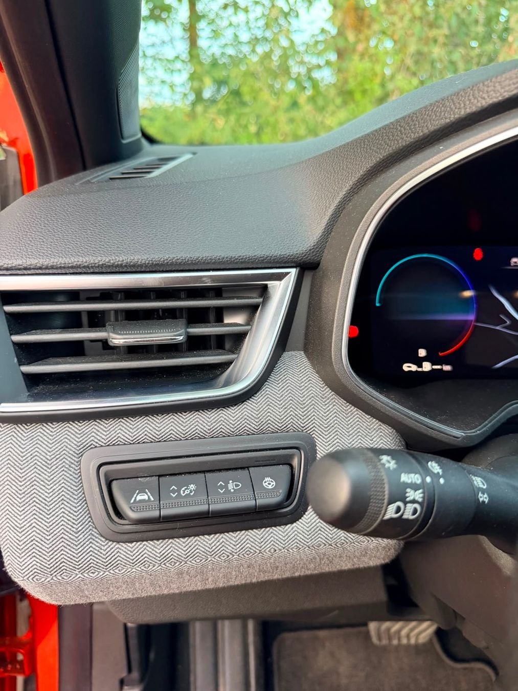 Renault Autos: RENAULT CLIO 1.6 E-Tech techno – Gebraucht aus Genève von lar_k5fq 6