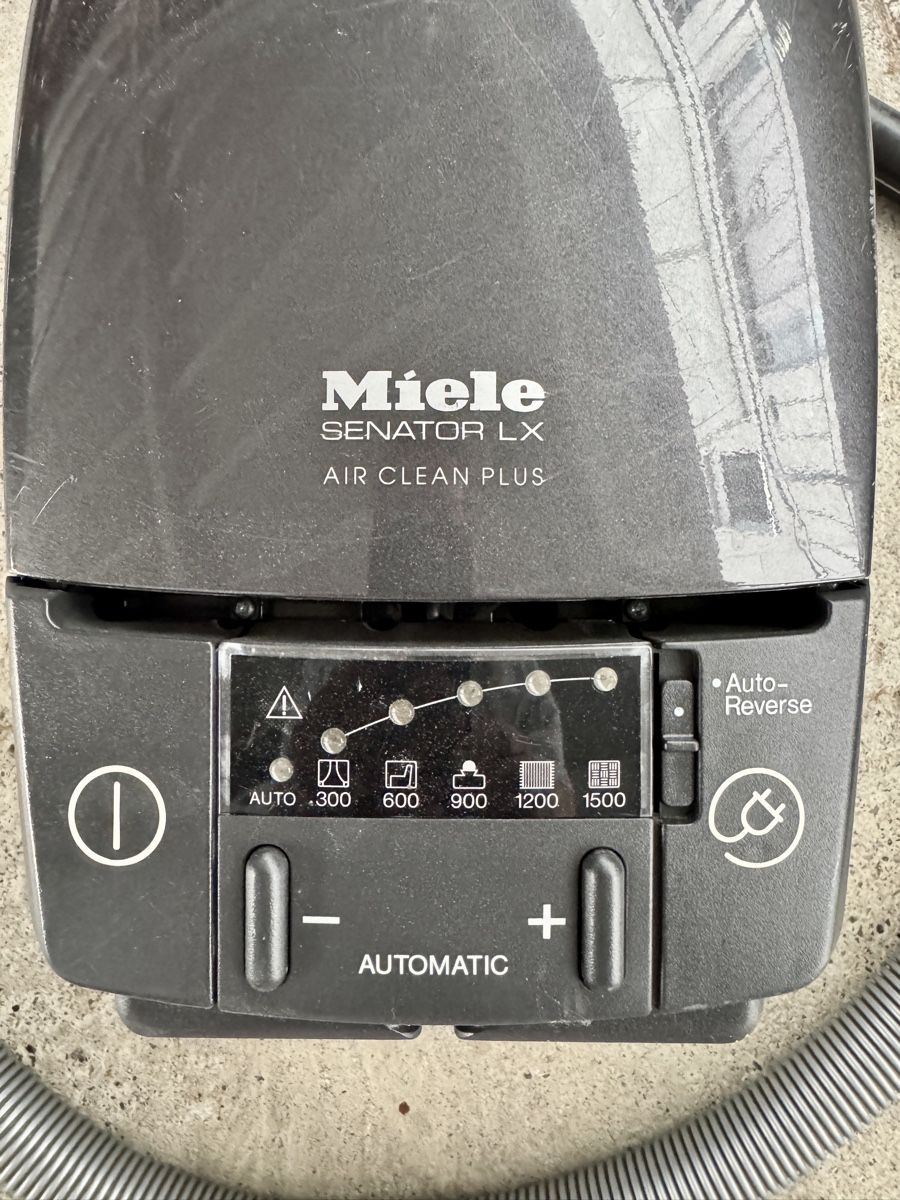 Miele Aspirateurs & Accessoires: Miele Staubsauger – Défectueux à Ennetbürgen par Luonz 2