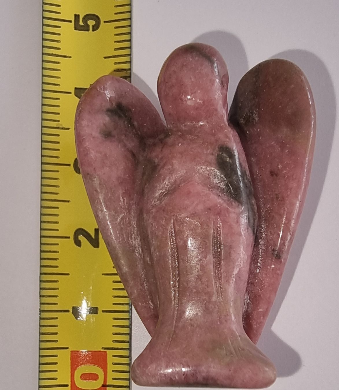 Statuette: Rhodonit Engel Statue / Figur – Nuovo e nell'imballaggio originale da Menziken venduto da Mirager 1