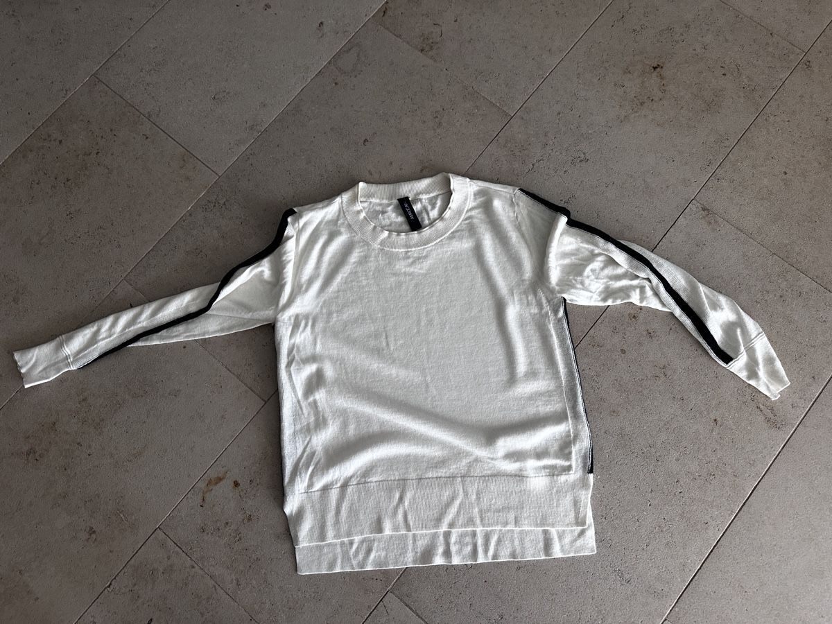 Marc Cain Pulls & Sweat-shirts: Marc Cain Pullover weiss – D'occasion à Buchs SG par Sunie