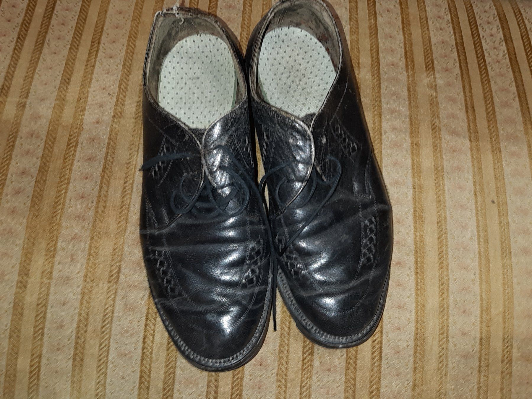 Scarpe da uomo: 1 Paar antike Herrenschuhe – Usato da Rotkreuz venduto da nigal 2