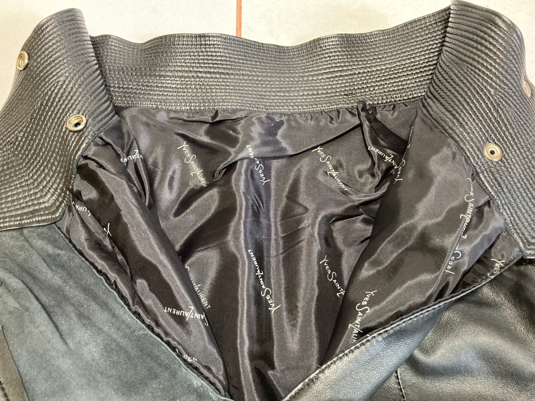 Saint Laurent Vestiti: Vintage YSL Leder Kleid Gr.S – Usato da Zürich venduto da le_souk 3