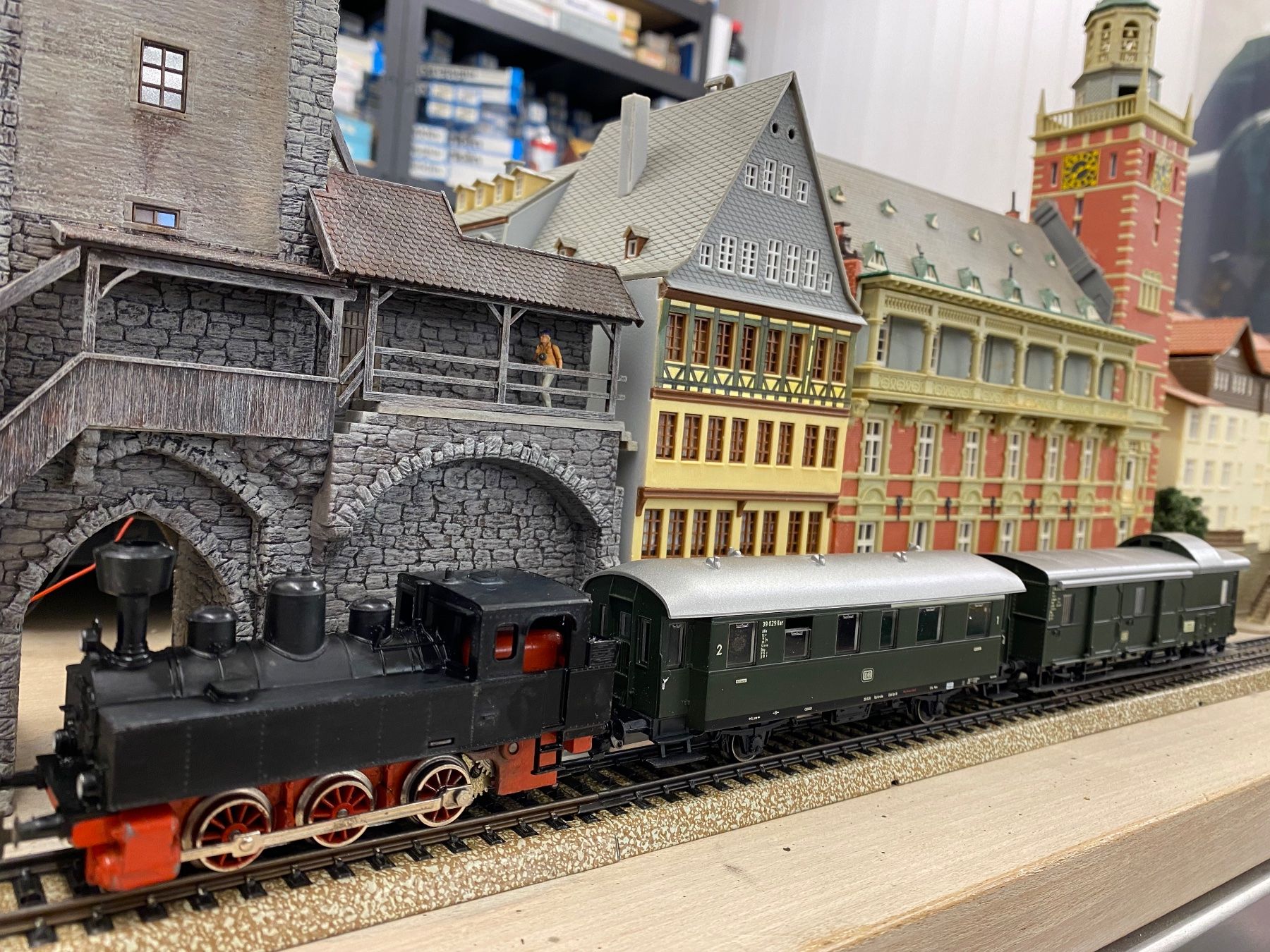 Märklin Modelleisenbahnen: Märklin 3090 KLVM DB Personenzug – Gebraucht aus Lupsingen von New-Haven