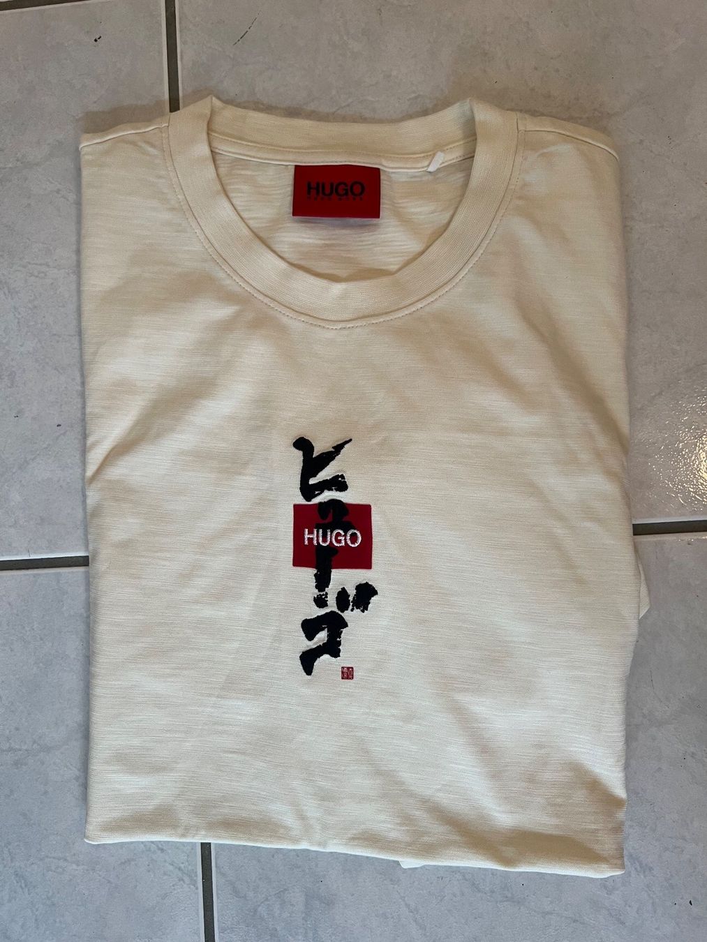 Hugo Boss T-Shirts: Hugo Boss T-Shirt – Gebraucht aus Basel von La.Bonne.affaire 1