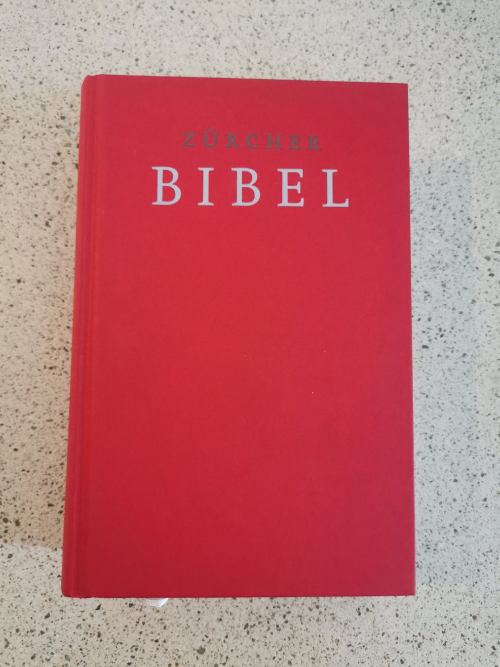 Bücher: Zürcher Bibel 2007 rote Ausgabe – Gebraucht aus Oberuzwil von schoenenberm