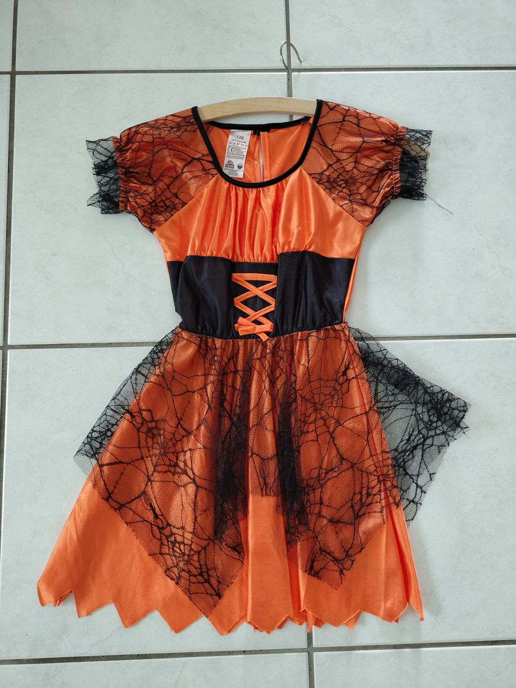 Costumi: Kleid (Halloween) 128 – Usato da Neerach venduto da stens