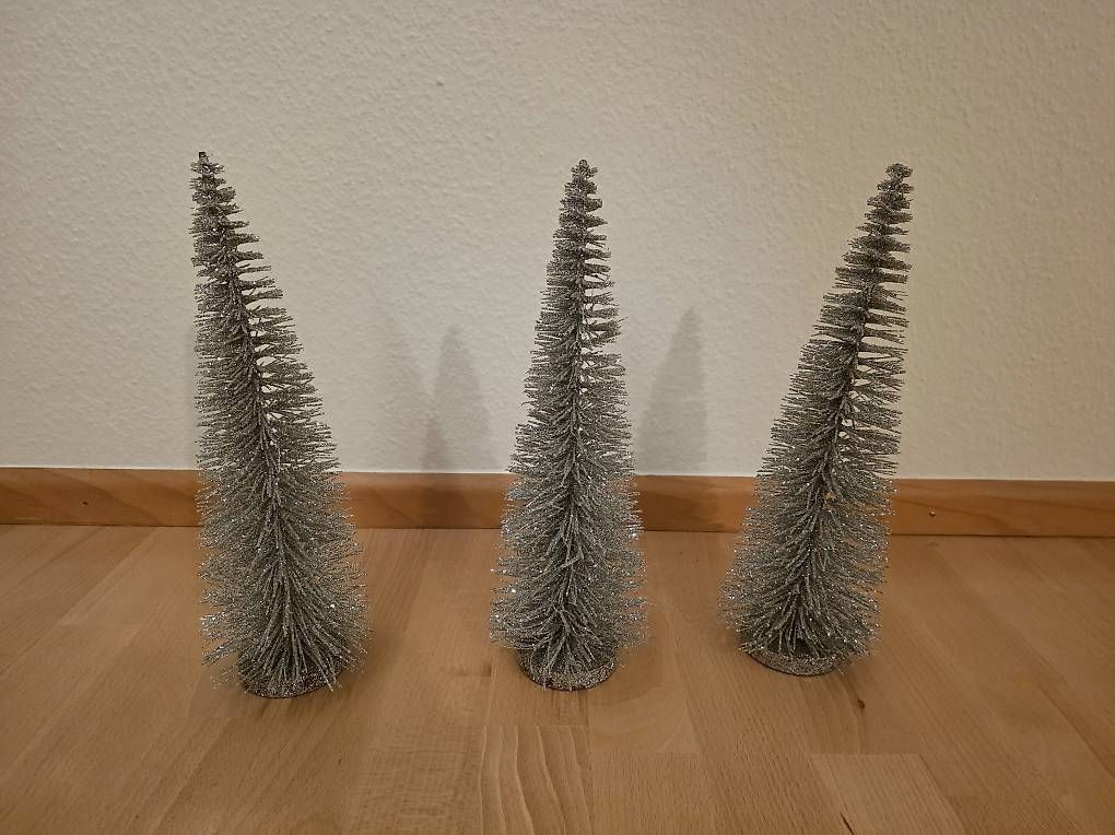 Toutes les décorations: Glitzertannenbäume – D'occasion à Oberwil BL par luc_z97t 1