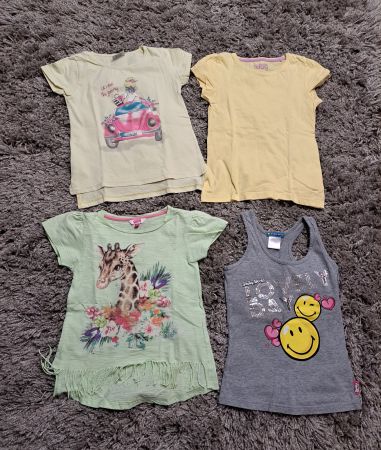 3 T-Shirt und 1 Top in Grösse 128