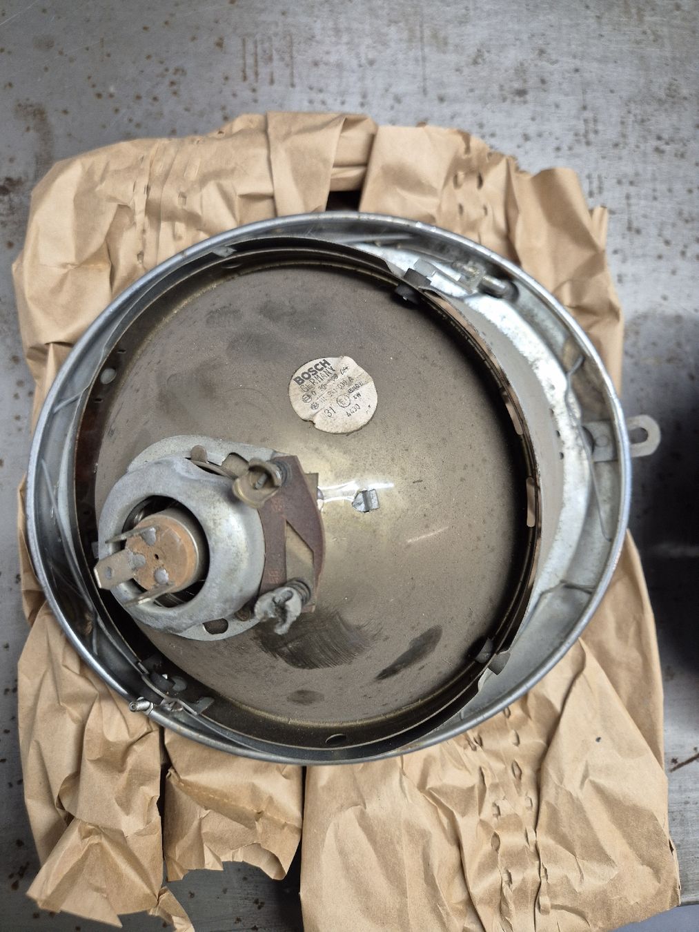 Bosch Tutti pezzi di ricambio auto: Scheinwerfer orig. Bosch IGM 1499 LA  – Usato da Wangen b. Olten venduto da madmax05 3