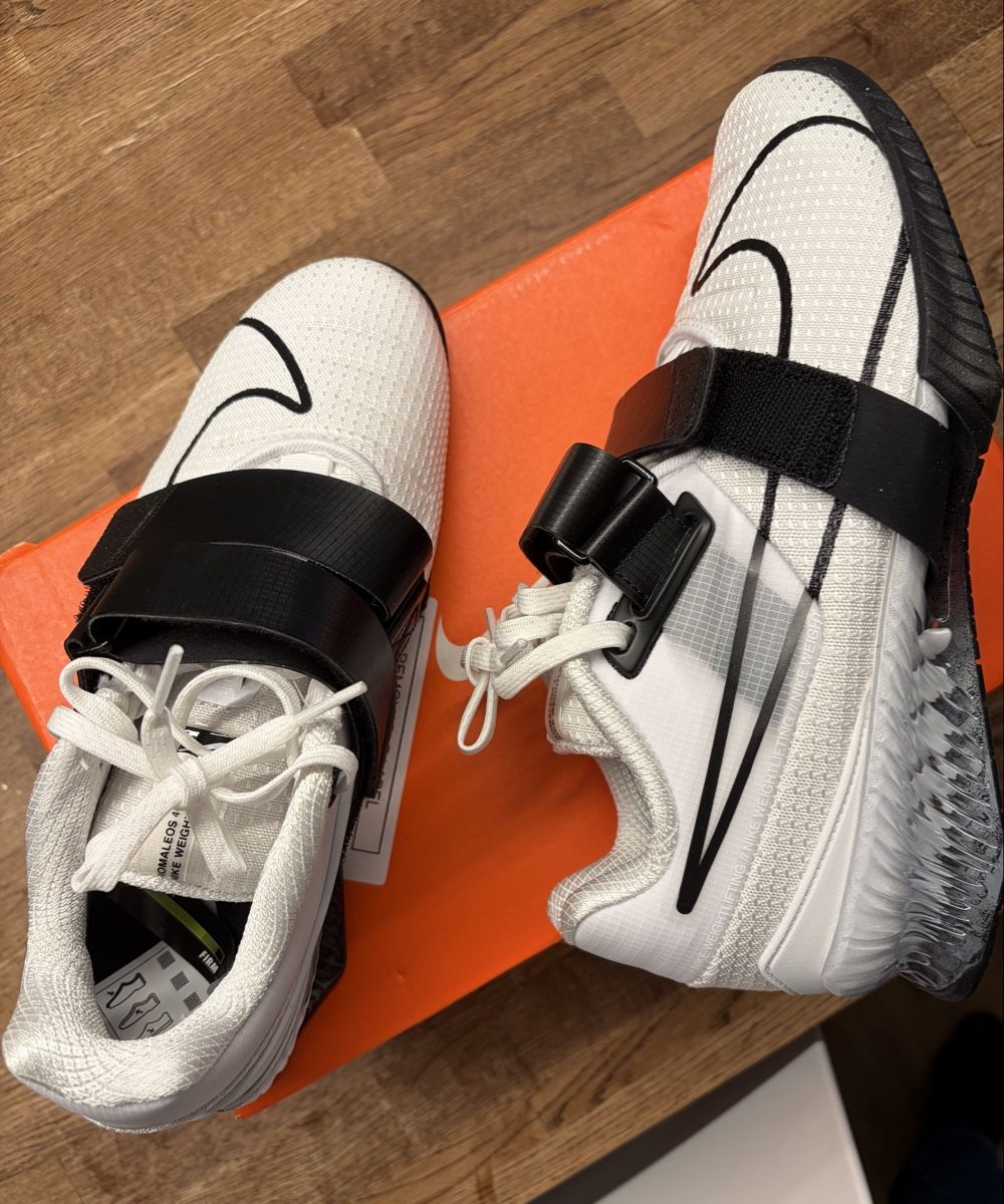 Nike Scarpe da uomo: Gewichtheber Schuhe Nike Gr. 40.5 – Nuovo e nell'imballaggio originale da Schattdorf venduto da ale_np8s 1
