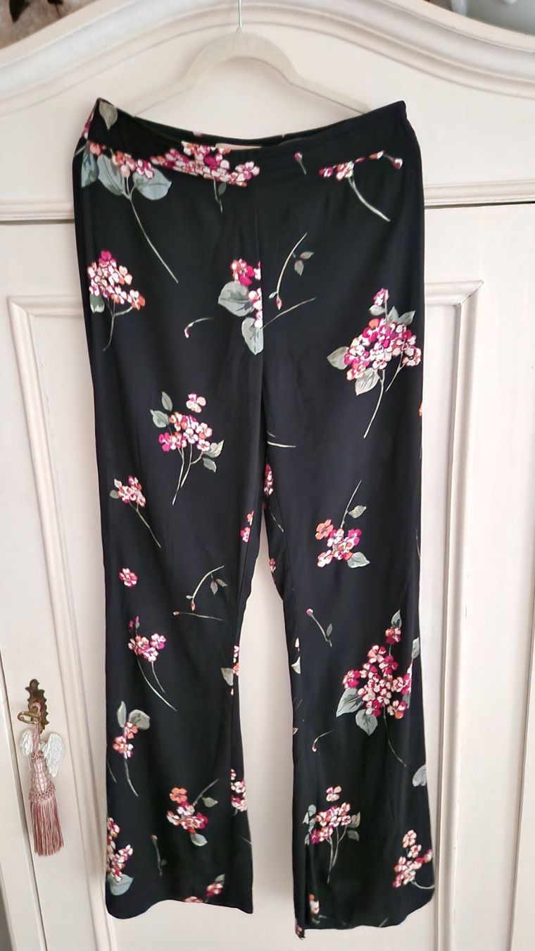 Lotti di vestiti: Twinset Damen 2-Teiler Langarmbluse/Hose – Usato da Rütihof venduto da SonneMondSterne1985 6
