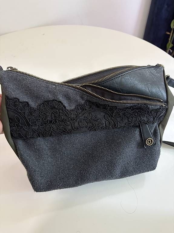 Taschen für Damen: Desigual Harry Minido – Gebraucht aus Bern von Wim_tr5x 1