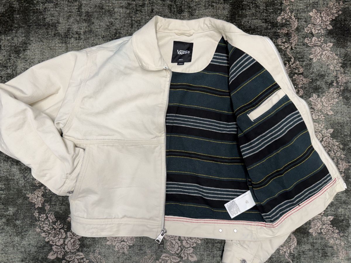 Vans Giacche: VANS white denim jacket/ Size S – Nuovo (secondo la descrizione) da Bachenbülach venduto da cec_8j5s 1