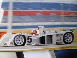 Cadillac Pressemappe 2000