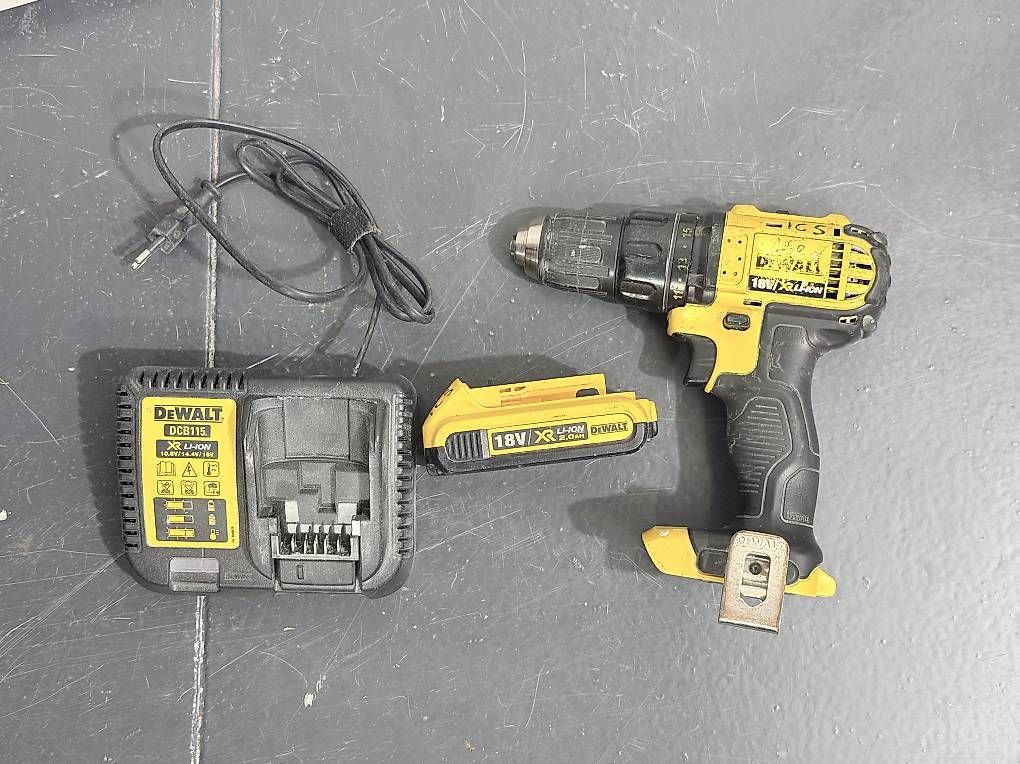 Trapani: Avvitatore Dewalt – Usato da Castel San Pietro venduto da pas_q7vy