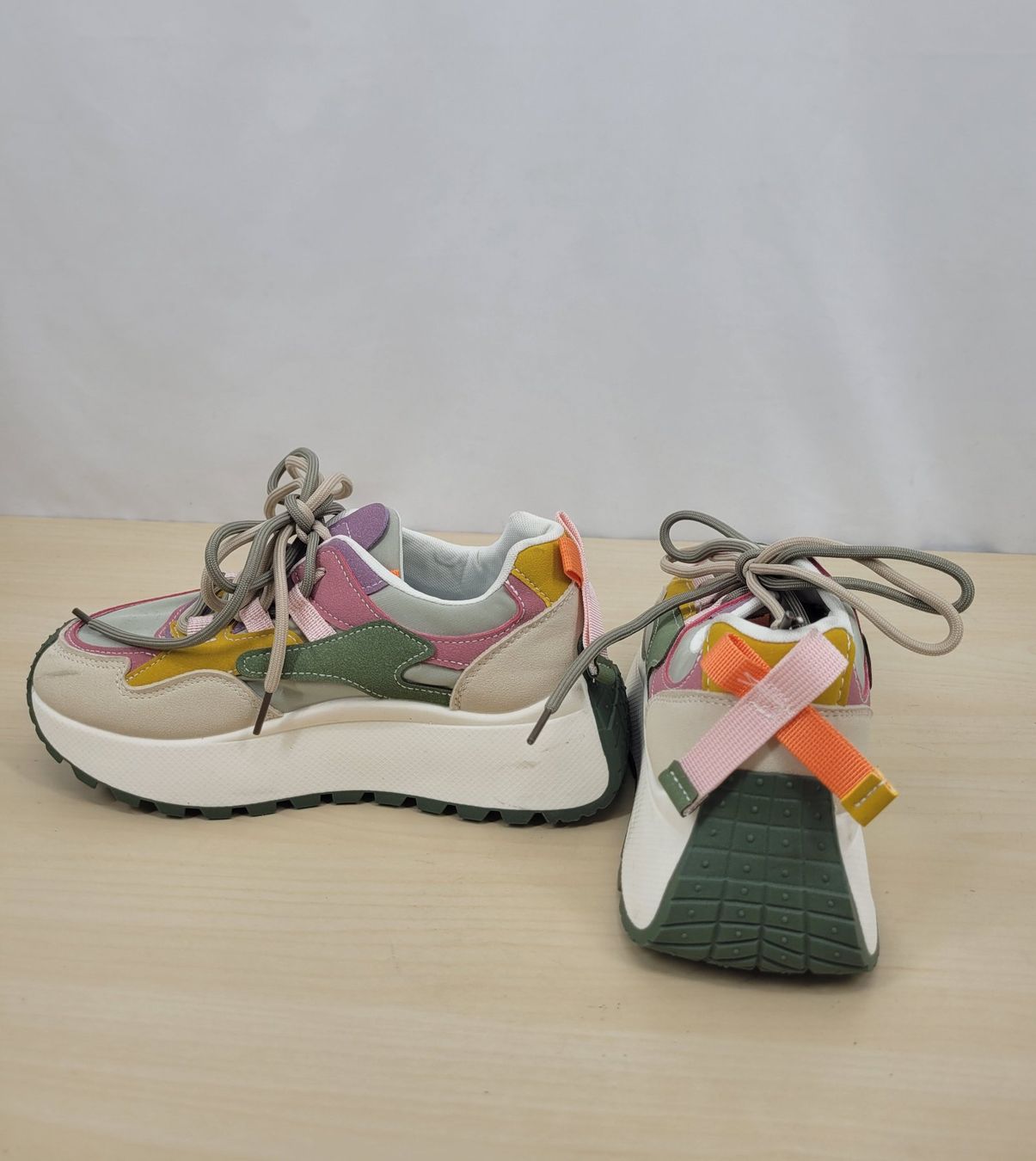 Chaussures femmes: Baskets beige vert rose 39 – Neuf (Voir description) à Lausanne par PlusValue_Lausanne 3