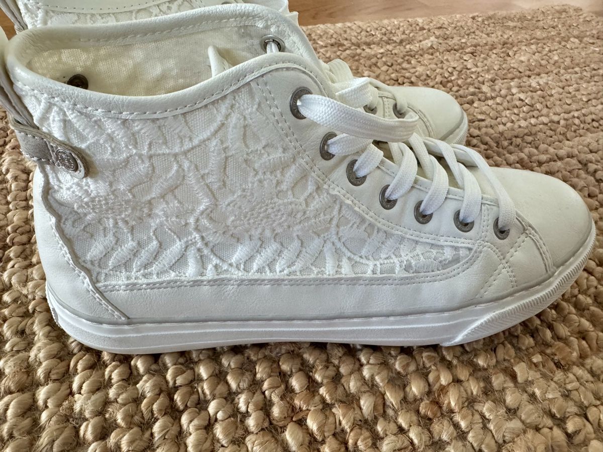 Mustang Scarpe da donna: Sneakers MUSTANG mit Spitze – Nuovo (secondo la descrizione) da Zollikofen venduto da AureusManus 3