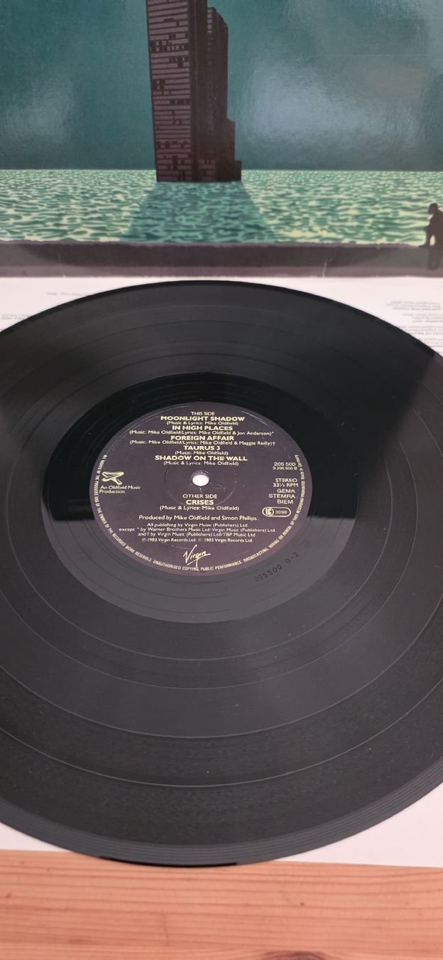 Dischi in vinile: Mike Oldfield Crises,Vg+ – Usato da Yvonand venduto da RF-VINYL 1