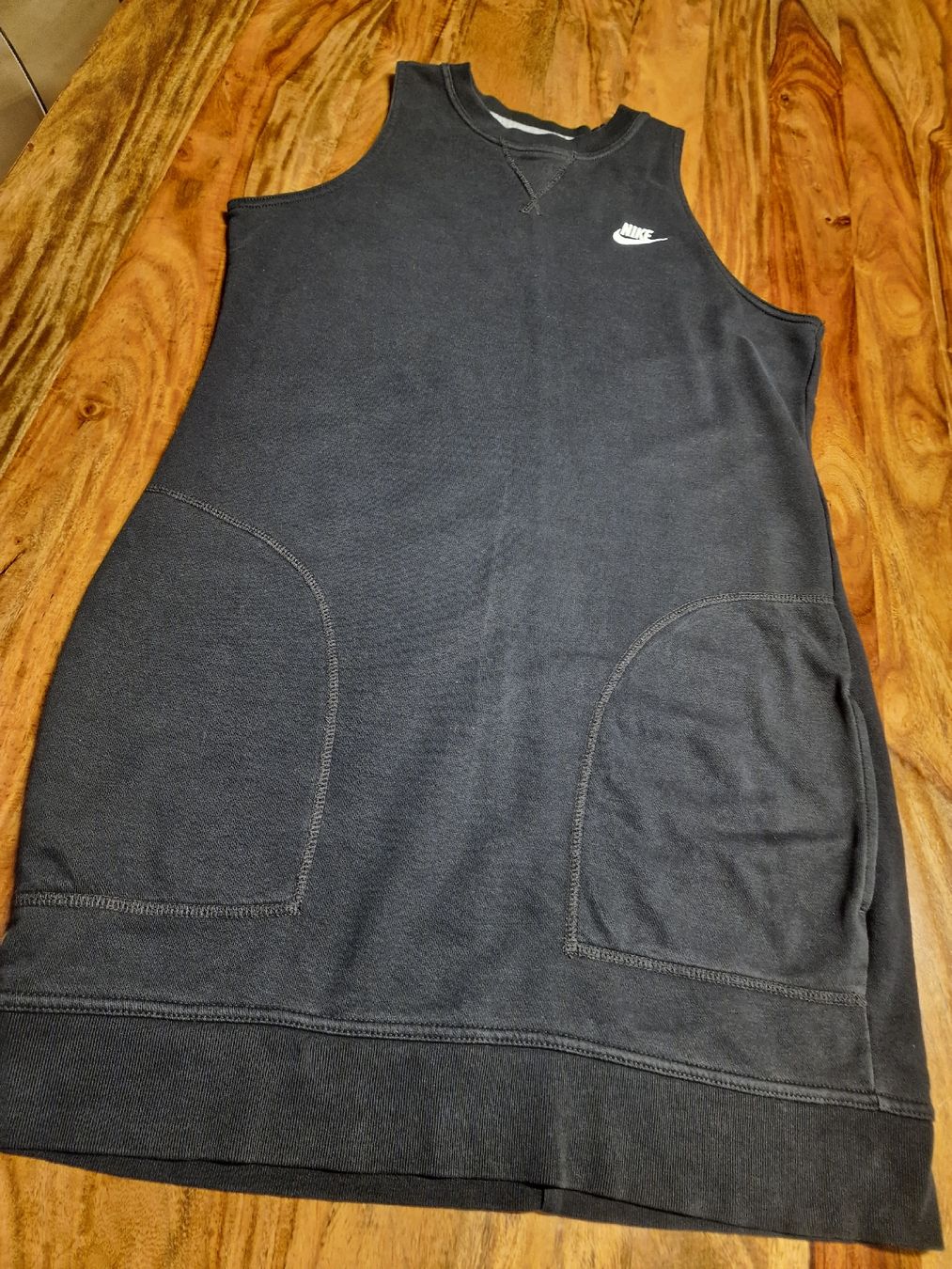 Nike Vestiti: Nike Kleid  Baumwolle Schwarz Gr. M – Usato da Niederwangen BE venduto da benbrik1