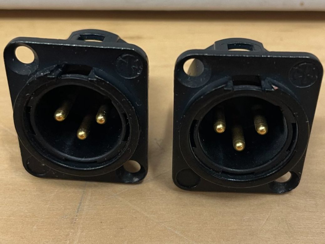 Stecker: 2er Set XLR Einbaustecker mit versilberten Kontakten  (A137) – Neu (gemäss Beschreibung) aus Däniken SO von Profog1