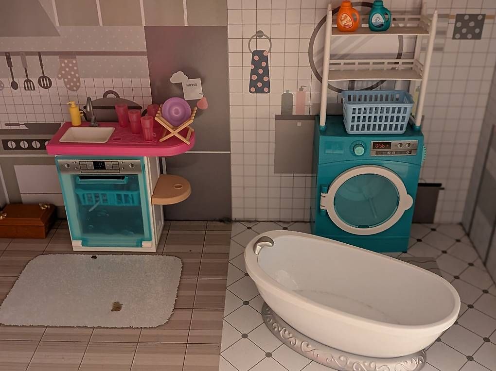 Puppenhäuser & -möbel: Puppenhaus  – Gebraucht aus Zug von ydi_5hnj 3