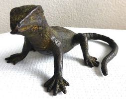 Alte vermutlich antike Echse aus Bronze.