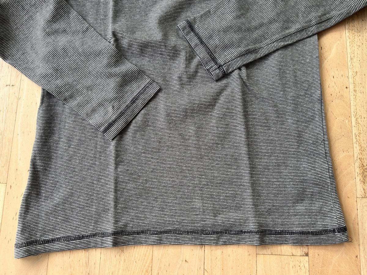 Maglioni & Felpe: Langarmshirt, schwarz-grau gestreift, Grösse 176 / Grösse S – Usato da St. Urban venduto da uschi73 2
