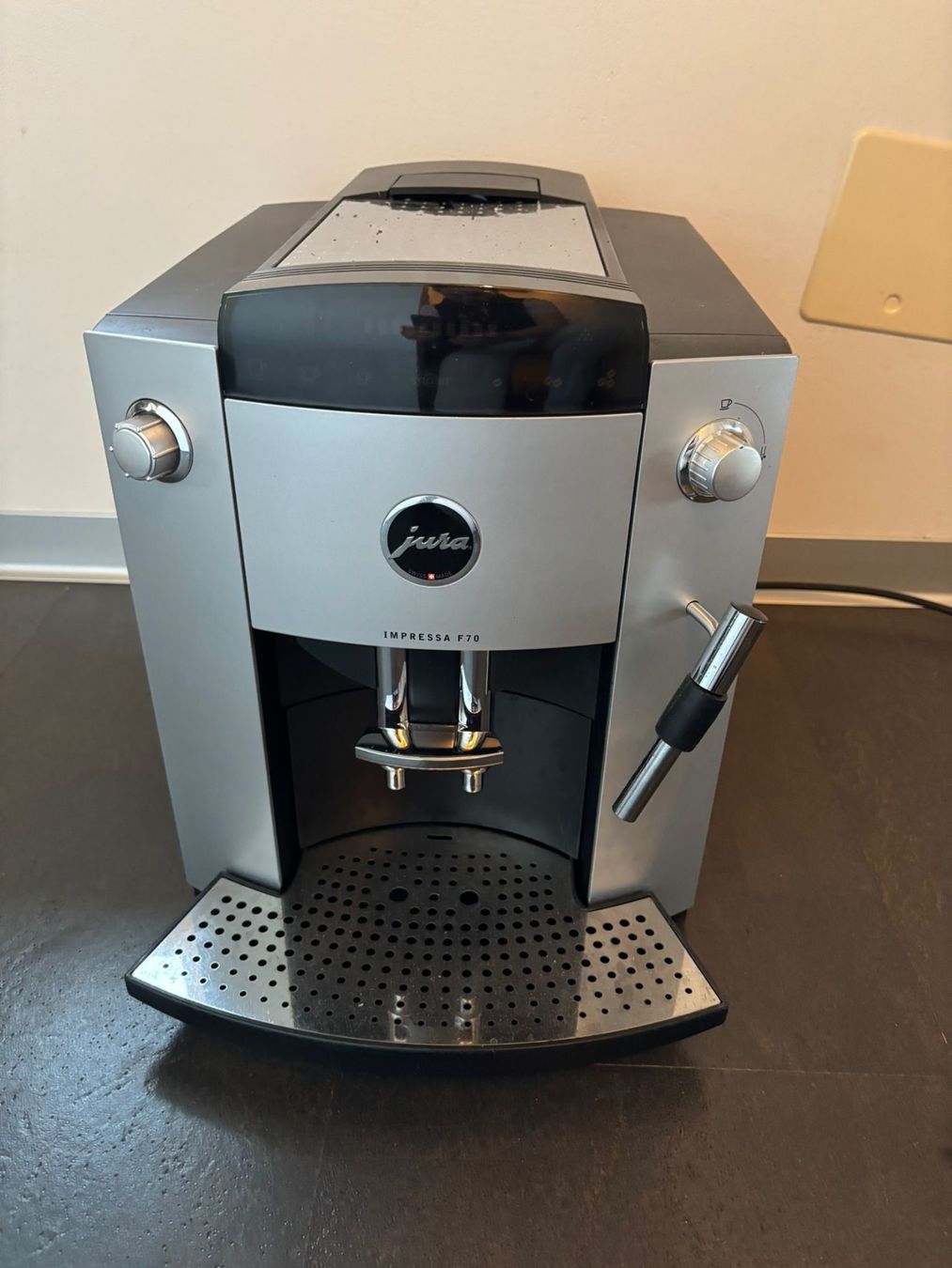 Jura Kaffeemaschinen & Espressomaschinen: Jura Impressa F 70 – Gebraucht aus Gunzwil von Flugzeug0