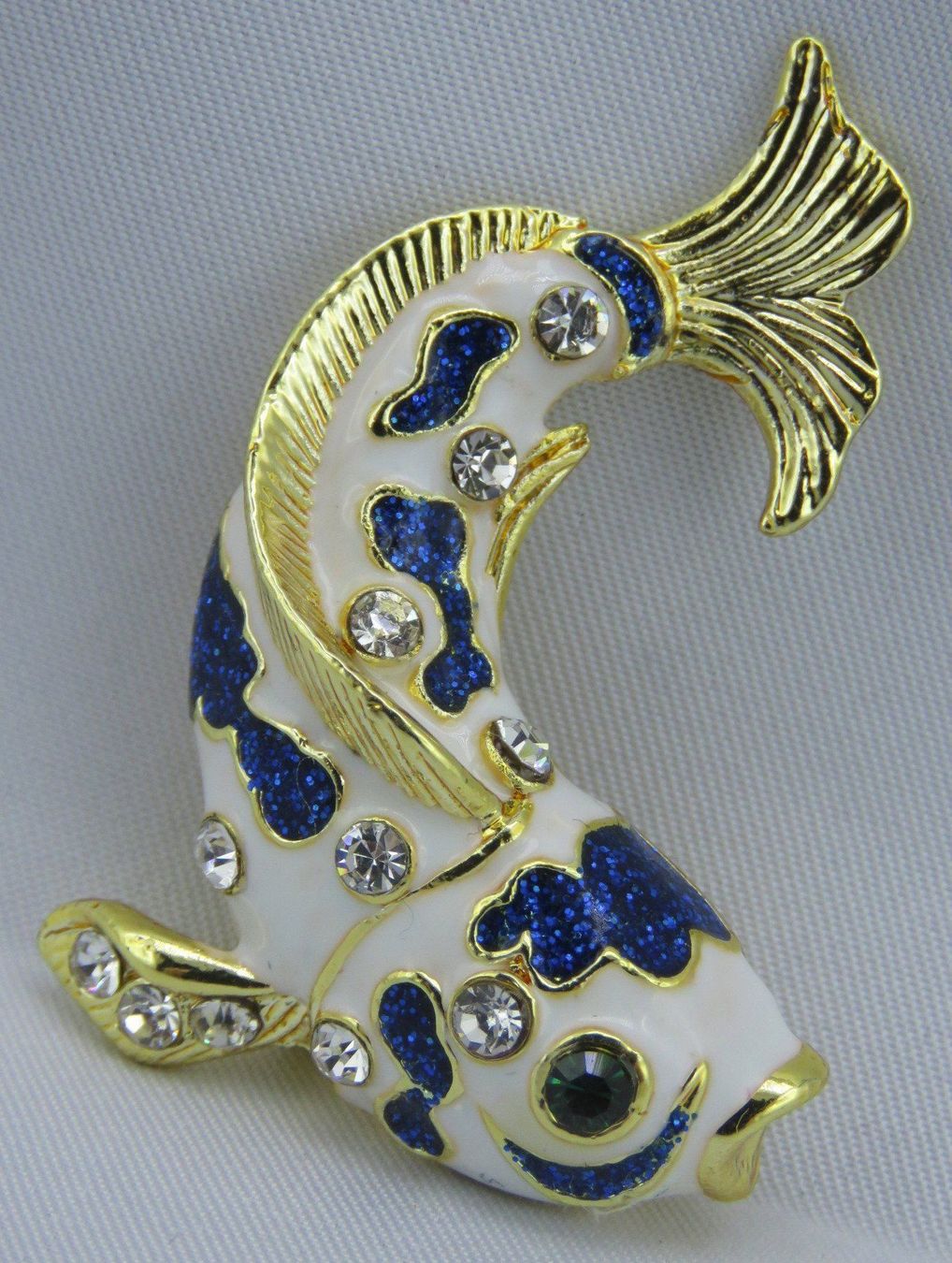 Broschen & Nadeln: Brosche - mit Glitzersteinen - Neu - 4,5x4cm – Neu und originalverpackt aus Grenchen von Yamahwildstar16