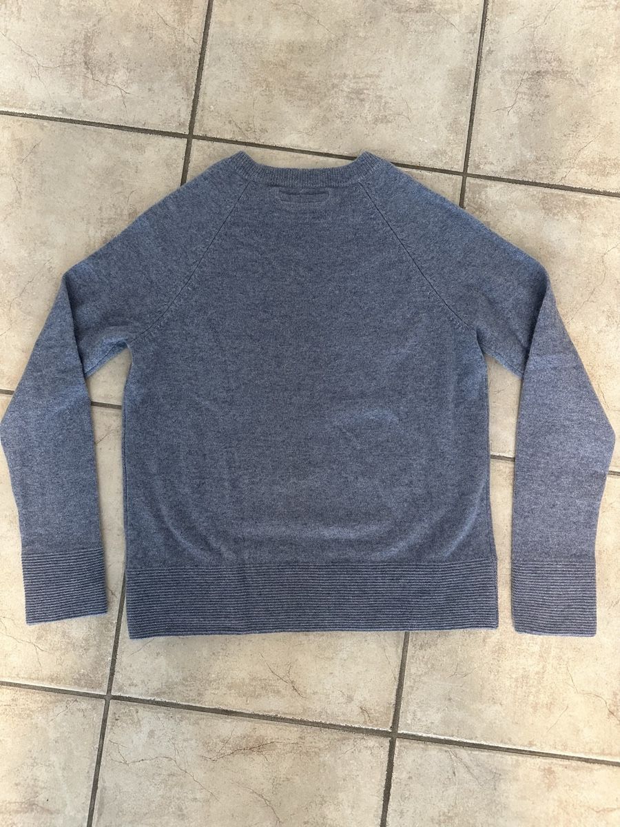 Pulls & Sweat-shirts: Blauer Kaschmirpullover – Neuf (Voir description) à Männedorf par zoe_m2zk 2