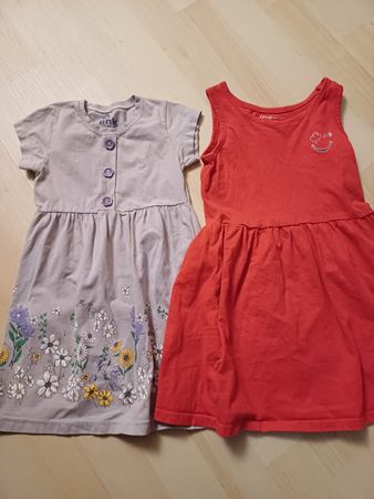 2 süesse Kleider im Set, Gr.104