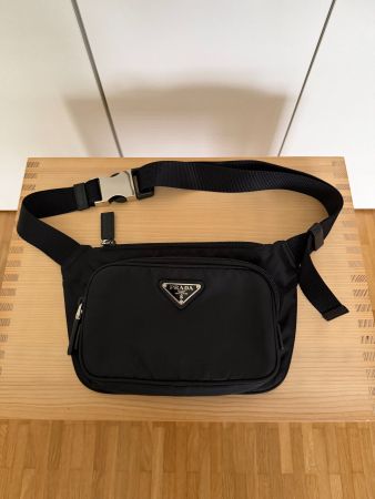 Prada Re-Nylon Gürteltasche Schwarz mit Dustbag