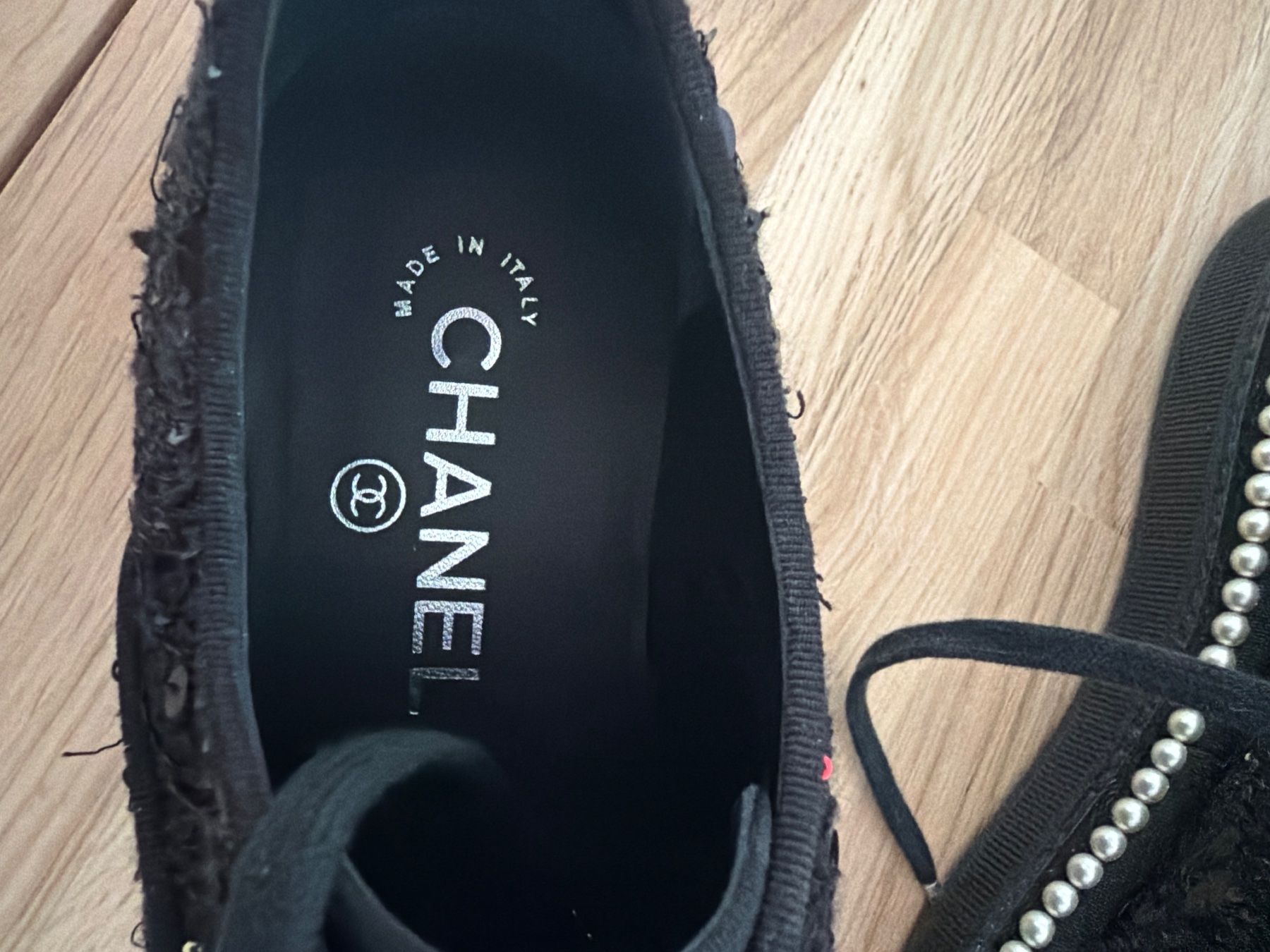 Chanel Scarpe da donna: LAST PRICE Chanel noires paillettes et perles – Nuovo (secondo la descrizione) da Cologny venduto da PINKCLOSET 6