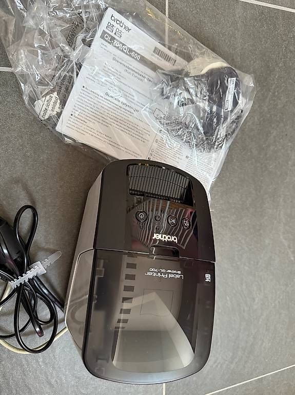 Stampanti: Brother QL-700 Label Printer Etikettendrucker – Usato da Oberhasli venduto da the.duchess.16