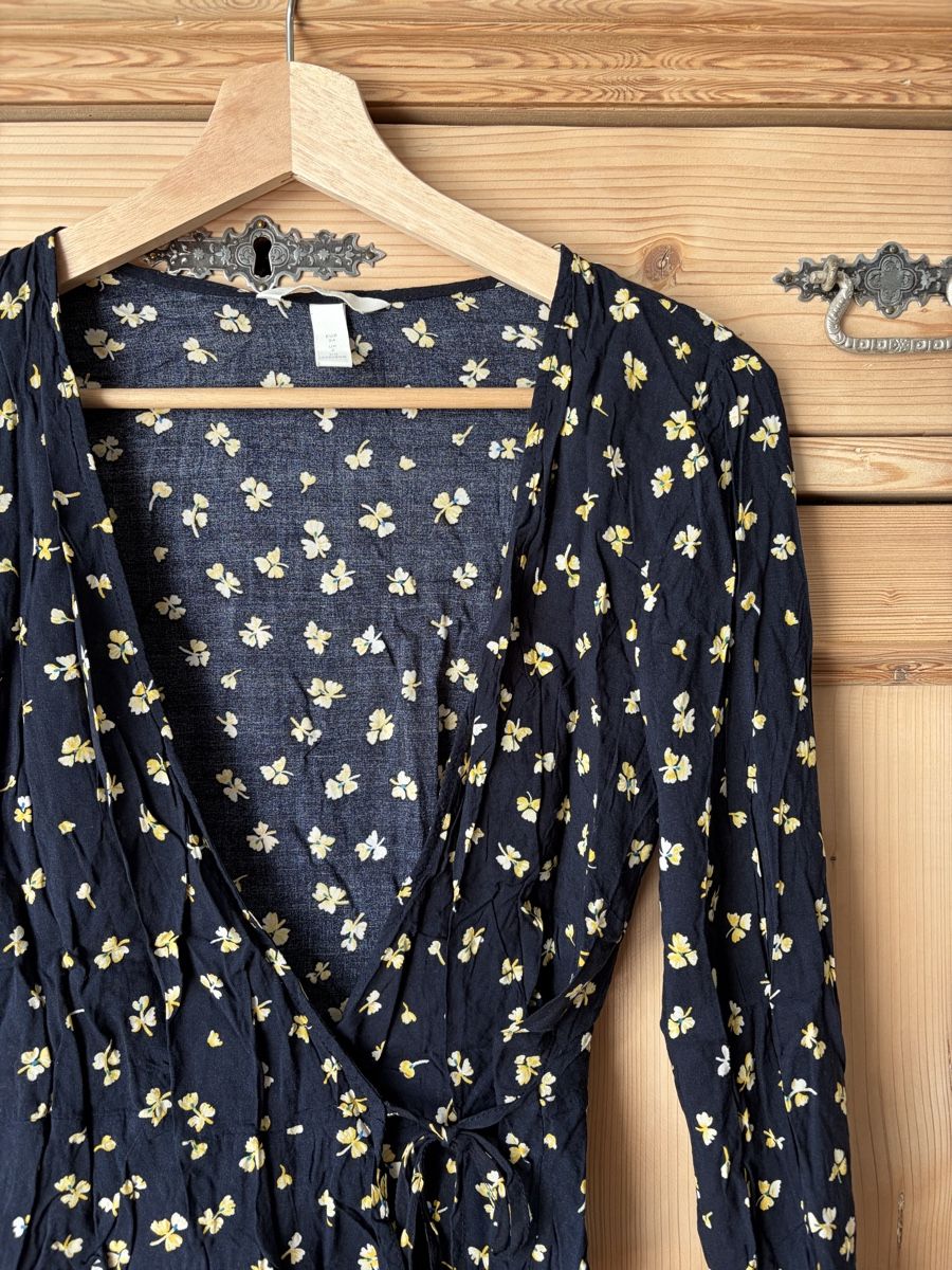 H&M Blusen: Wickelbluse – Gebraucht aus Oberwil BL von Fialova 1