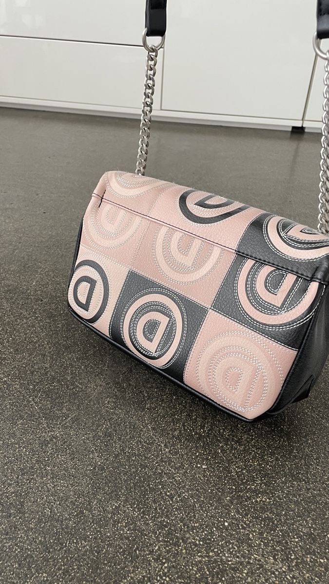 Desigual Borse da donna: Umhängetasche Desigual – Usato da Ramlinsburg venduto da Meeliinaa 4