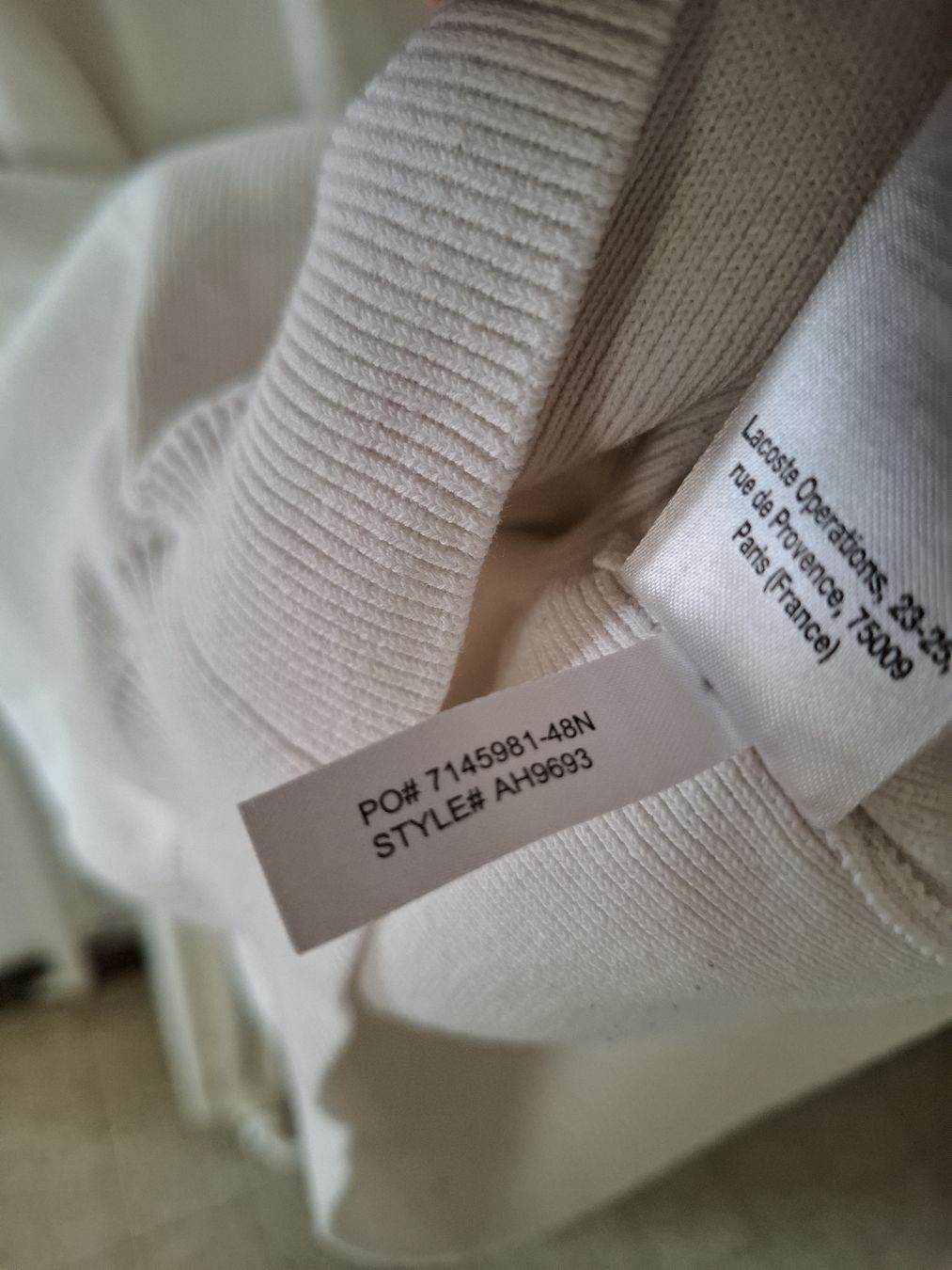Lacoste Pulls & Sweat-shirts: Lacoste pull blanc à logo multicolore, taille L (FR 5) – D'occasion à Le Locle par sAm_2112 9