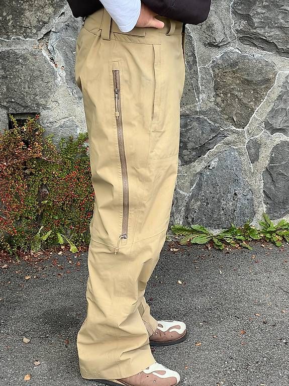 Pantaloni: Mountain Studio Skipants Gore-tex PRO – Usato da Engelberg venduto da ida_rrm8 1