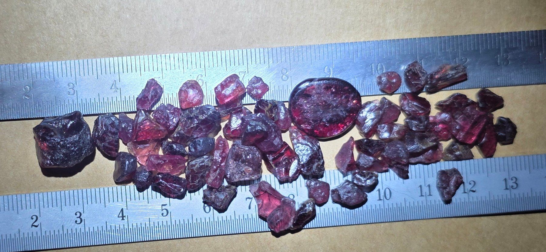 Pietre preziose: 124,1 ct Grenats bruts naturels 58 pcs – Usato da Carouge GE venduto da Crystal_Energy 3