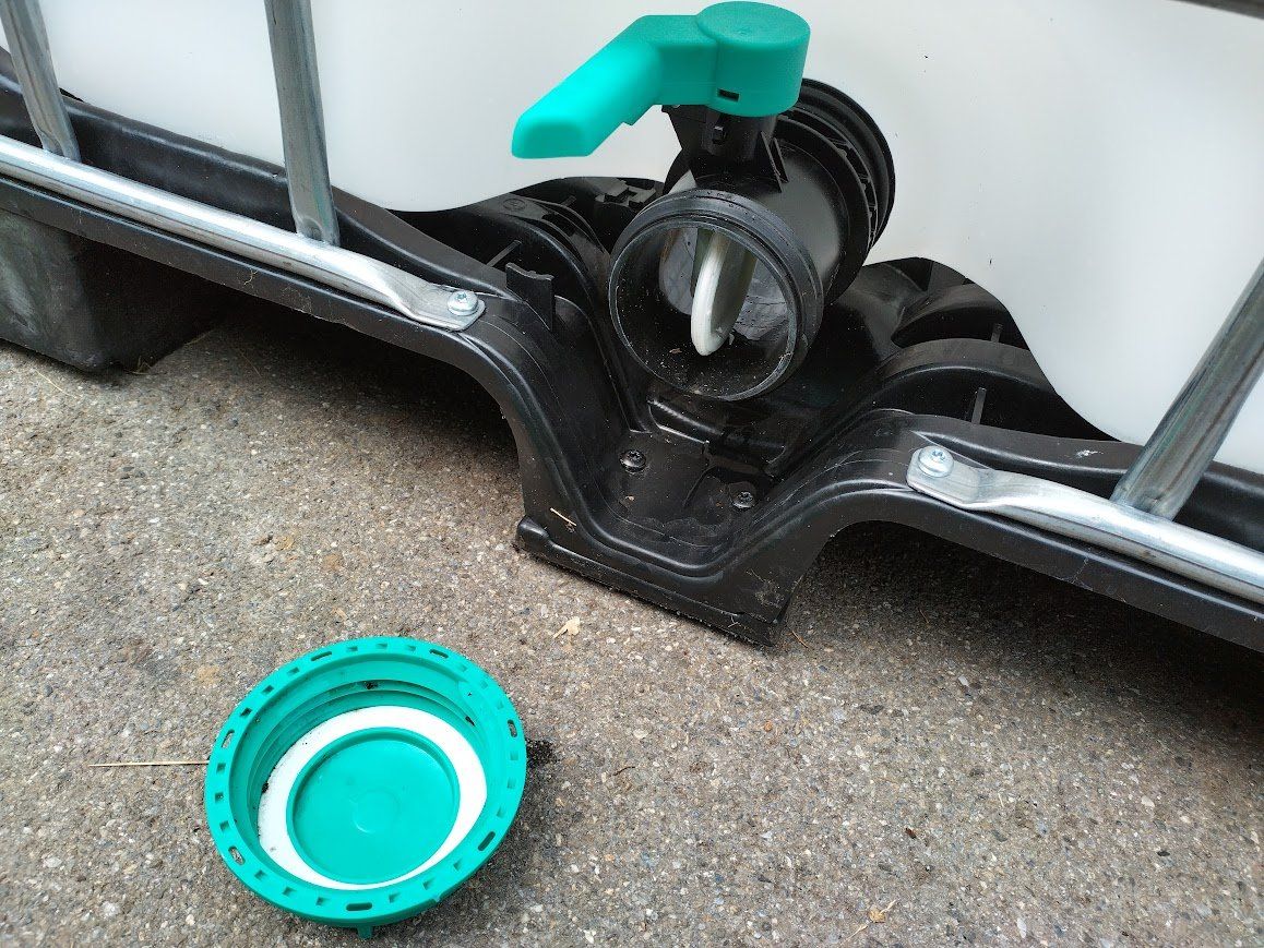 Contenitori & Simili: IBC Wassertank – Usato da Wichtrach venduto da Gfeui87 1