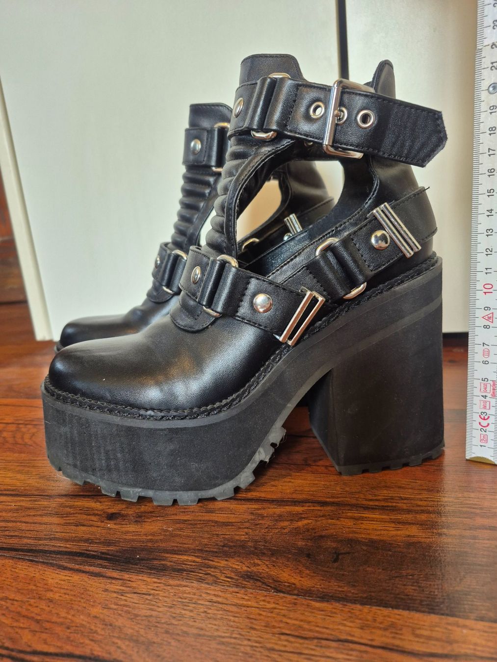 Killstar Scarpe da donna: Killstar Stiefel – Usato da Wädenswil venduto da Virginia96 1