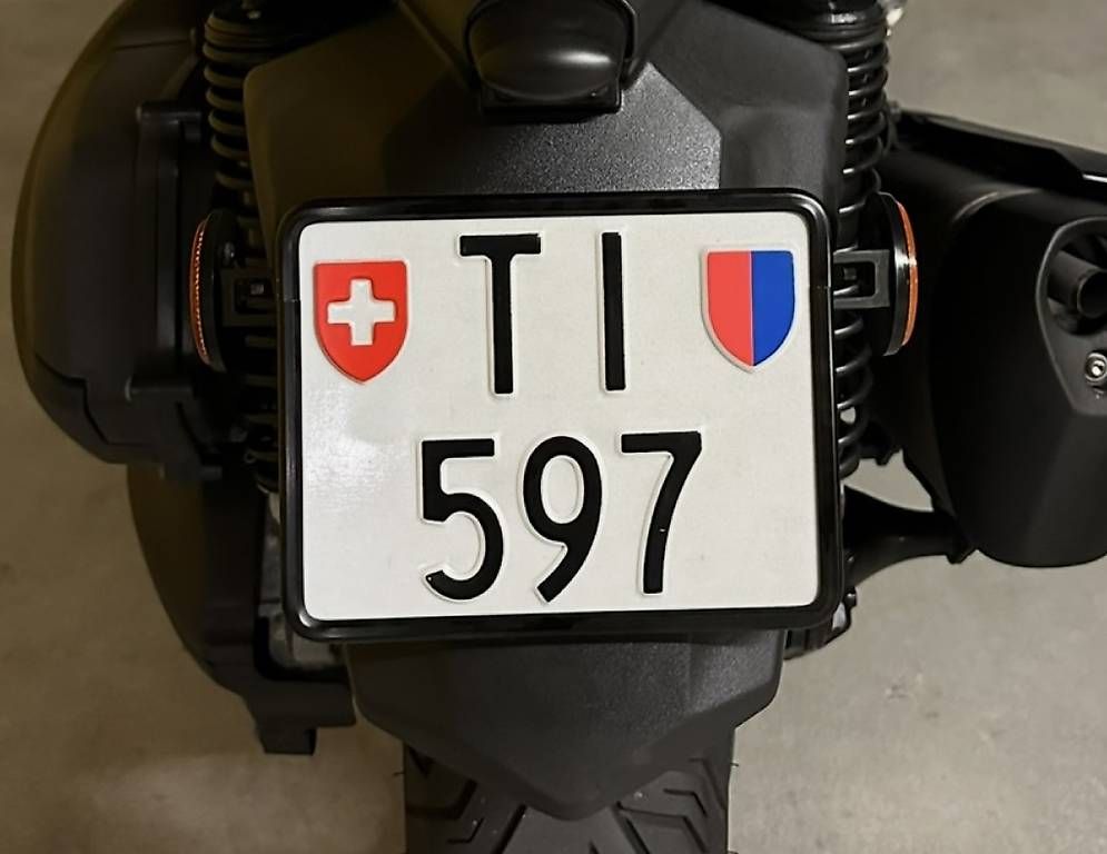 Insegne: Targa moto TI597 – Usato da Locarno venduto da Ricky11007
