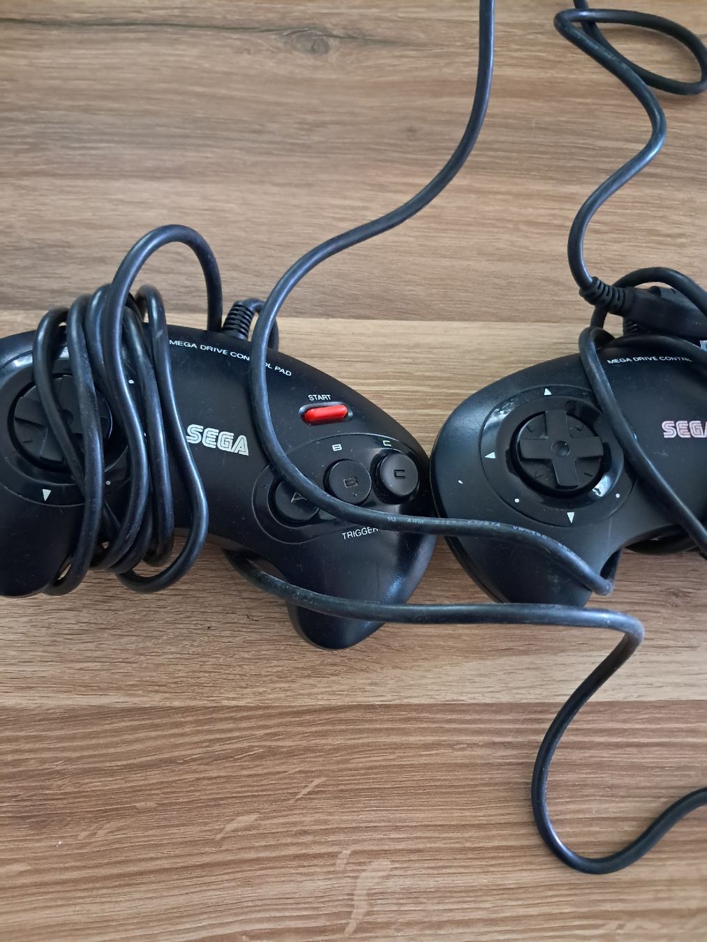 Sega Console: Sega Mega Drive 2 mit Game und Zubehör – Usato da Einsiedeln venduto da Biberchrouser76 3