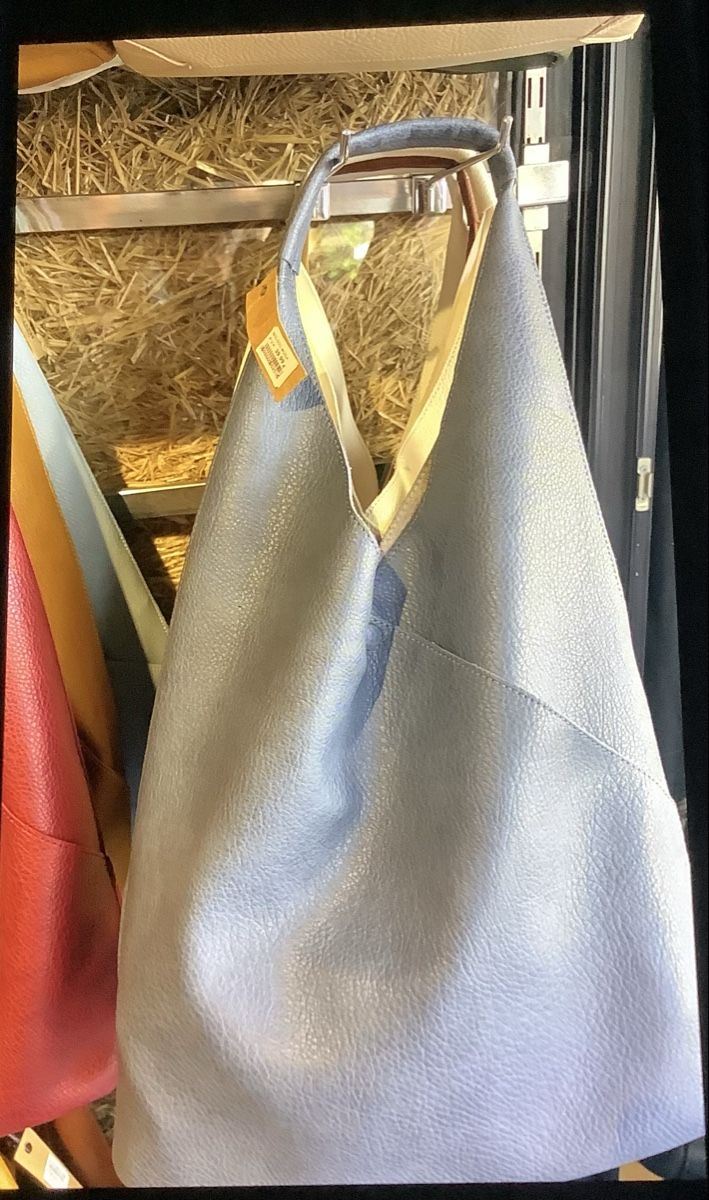 Taschen für Damen: Beuteltasche grau – Gebraucht aus Kriens von luna032 1