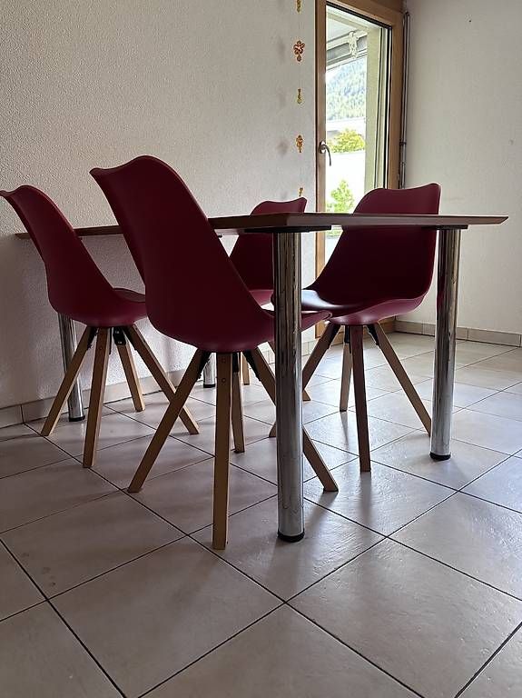 Set di tavolo e panche: Küchentisch inkl. 4 Stühle – Usato da Glis venduto da dompromillo 2