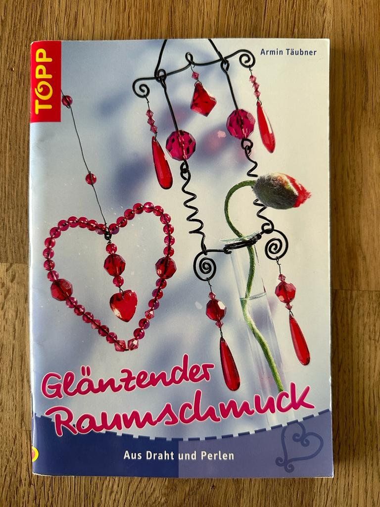 Libri: Bastelbuch Glänzender Raumschmuck aus Draht und Perlen – Nuovo (secondo la descrizione) da Amriswil venduto da Mat08