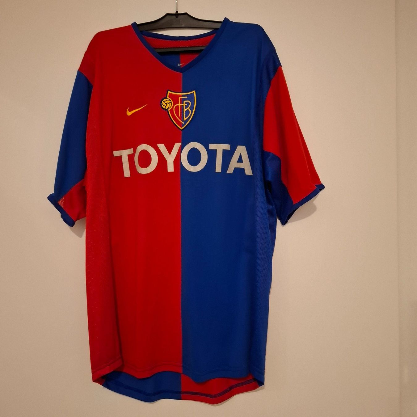 Nike Canottiere & Pantaloni: FC BASEL #26 CHIPPERFIELD Fan-Trikot – Usato da Hombrechtikon venduto da Tinea82