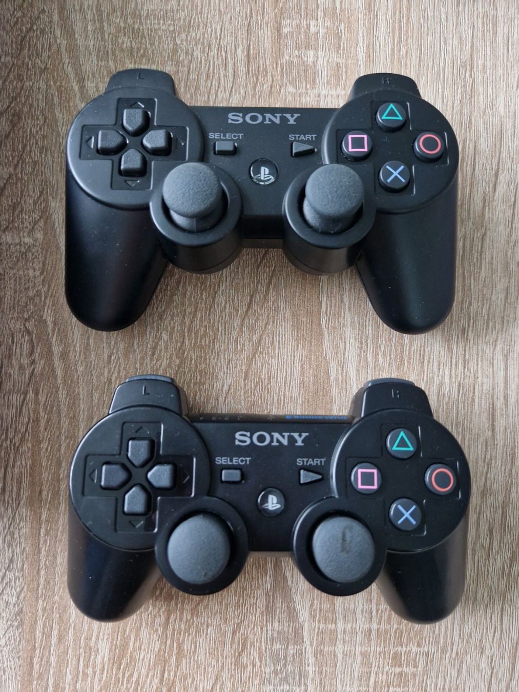 Sony Console: Ps3 Slim + 19 Games + 2 Kontroller + "Play & Charge Pack" – Usato da Rebstein venduto da Ajs_Toy_Palast_1 3