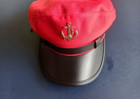 Rote Baskenmütze mit Kapitänslogo - Casquette béret rouge